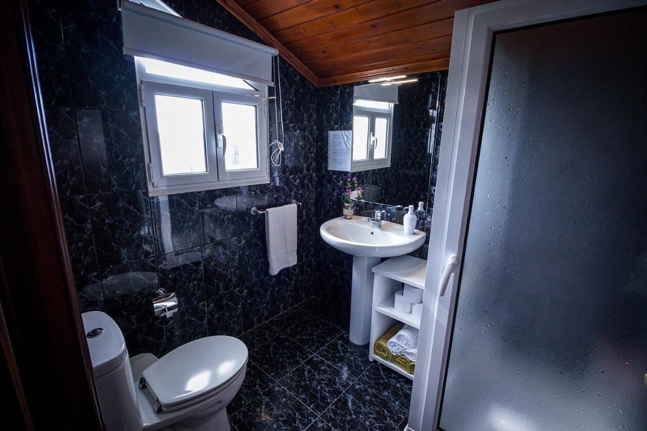 Ponta Delgada Guest House 2 Arrifes ภายนอก รูปภาพ