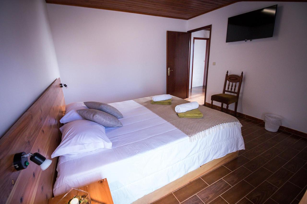 Ponta Delgada Guest House 2 Arrifes ภายนอก รูปภาพ